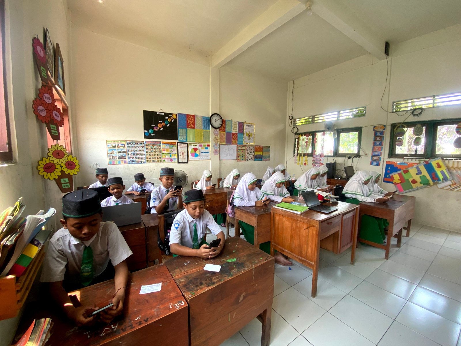 SIMULASI UAMNU-BK 2026 DI MI THORIQOTUS SALAM SOMOSARI BERJALAN LANCAR