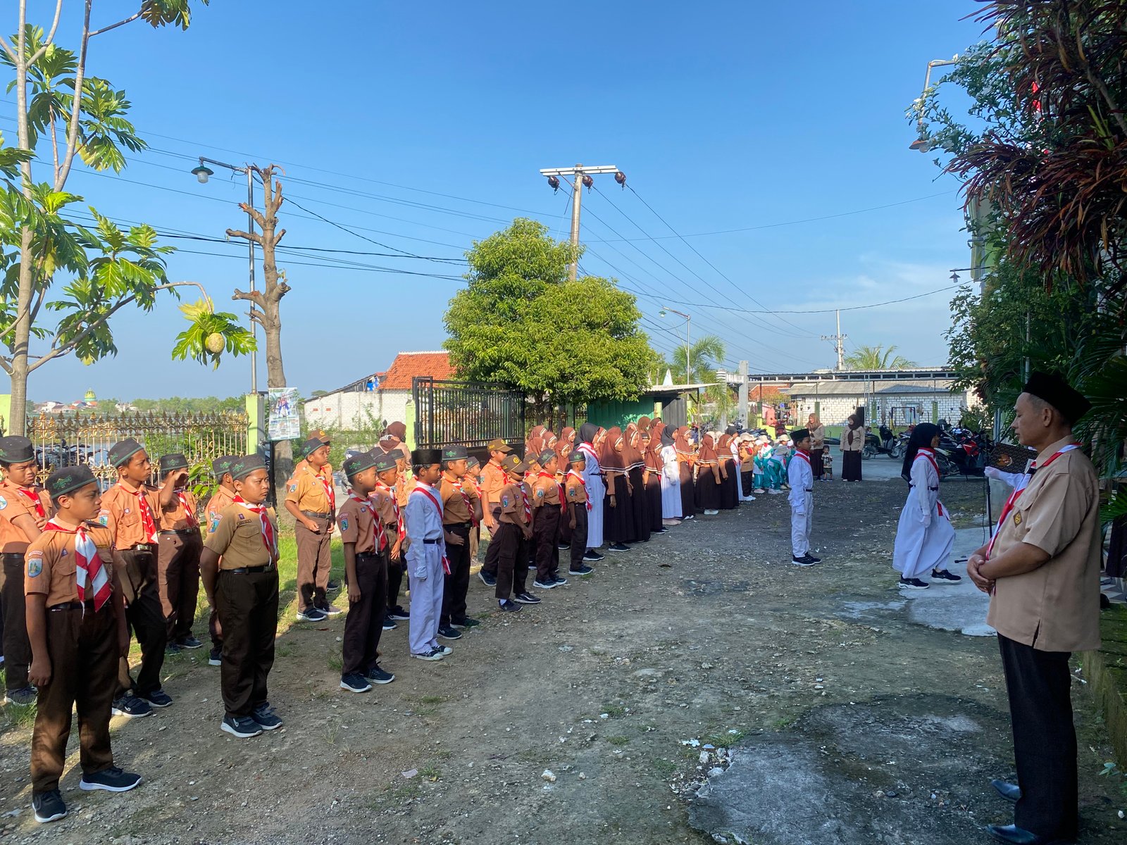 Semangat Hardiknas 2026, MI Thoriqotus Salam Gelar Apel Khidmat untuk Wujudkan Pendidikan Bermutu dan Berkarakter