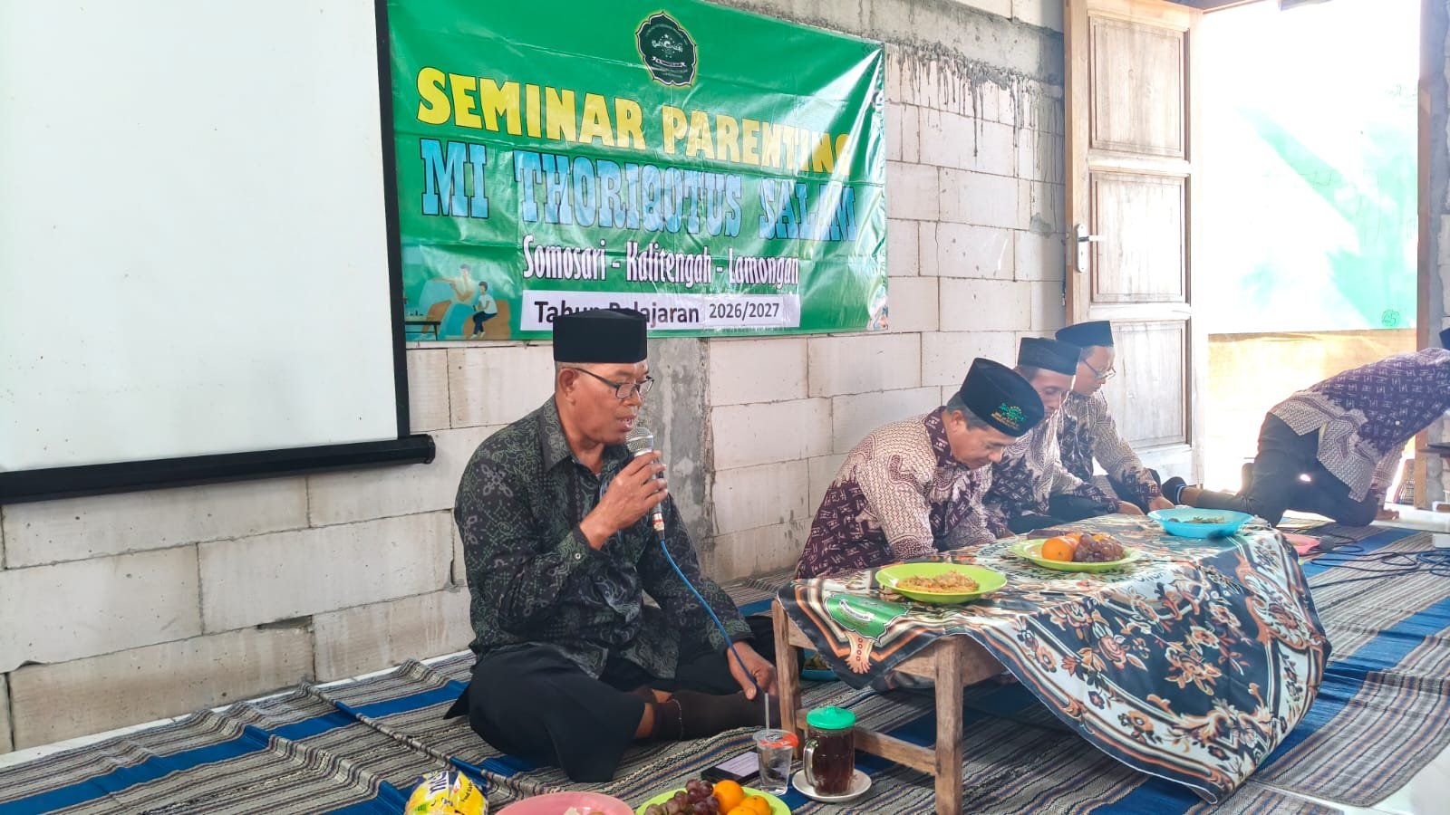 Bangun Sinergi Pendidikan, MI Thoriqotus Salam Gelar Seminar Parenting Bahas Pola Asuh Anak di Era Modern