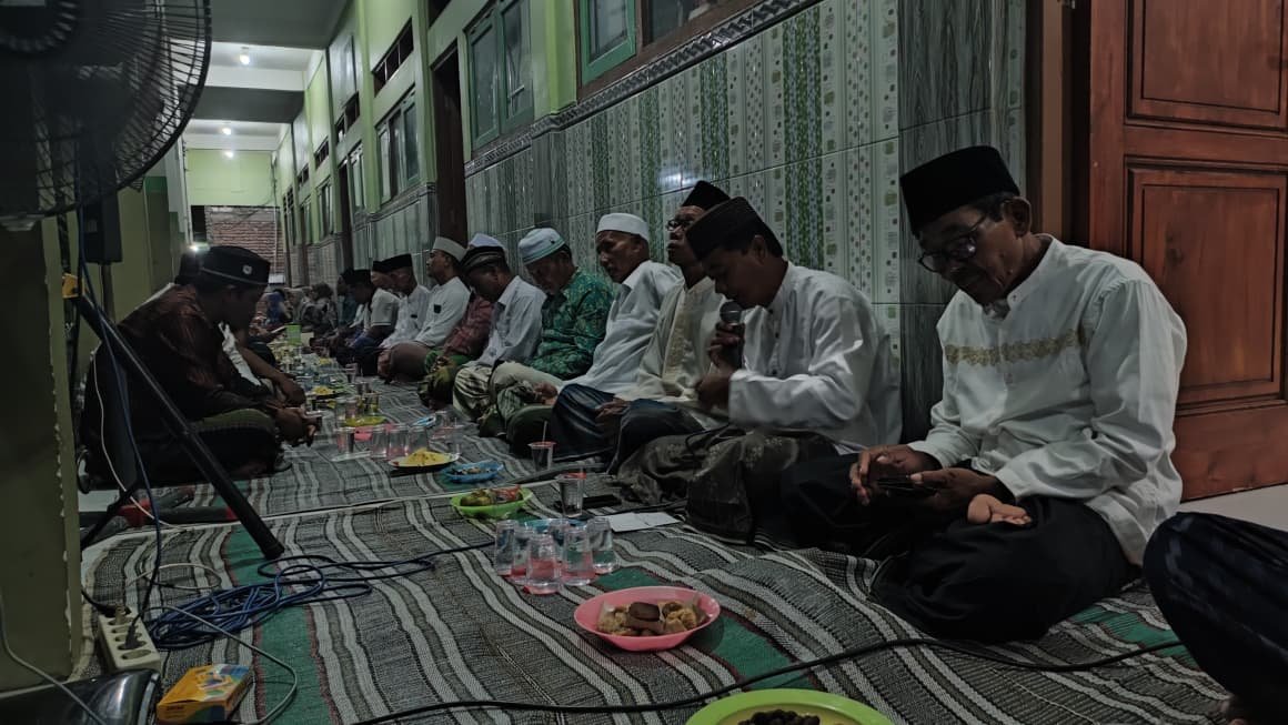 Menjalin Keberkahan, Meneguhkan Ukhuwah: MI Thoriqotus Salam Gelar Rutinan Majlis Istighotsah & Doa Bersama